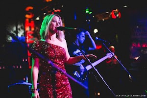 Claire Bender Live place picture